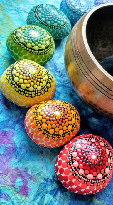 Csakra kő kollekció festett csakra mandala kő ajéndék nőknek